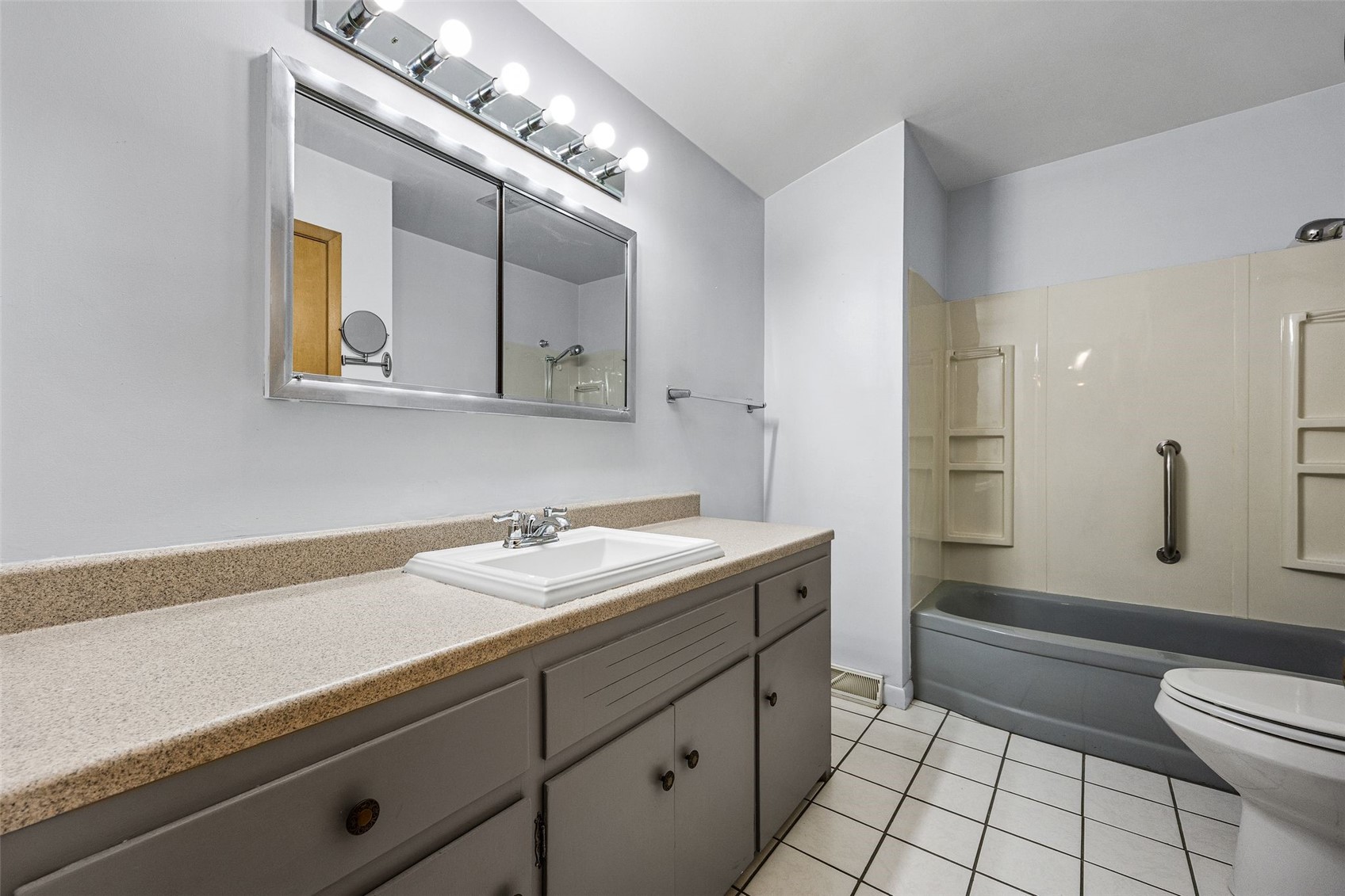 1015 29th Street NE Cedar Rapids IA 52402