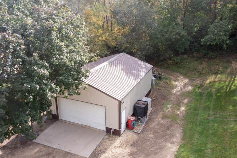 122 Cedar Park Road Mt Vernon IA 52314