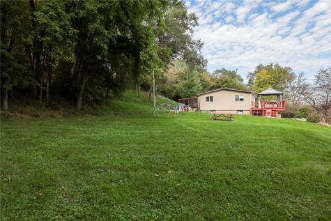 122 Cedar Park Road Mt Vernon IA 52314