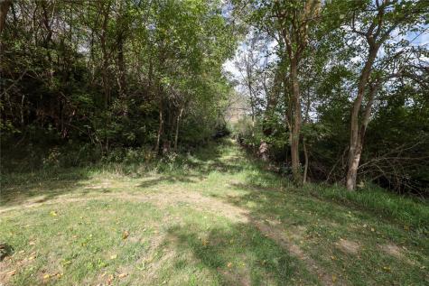 122 Cedar Park Road Mt Vernon IA 52314