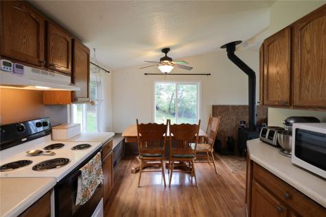 122 Cedar Park Road Mt Vernon IA 52314