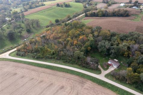 122 Cedar Park Road Mt Vernon IA 52314