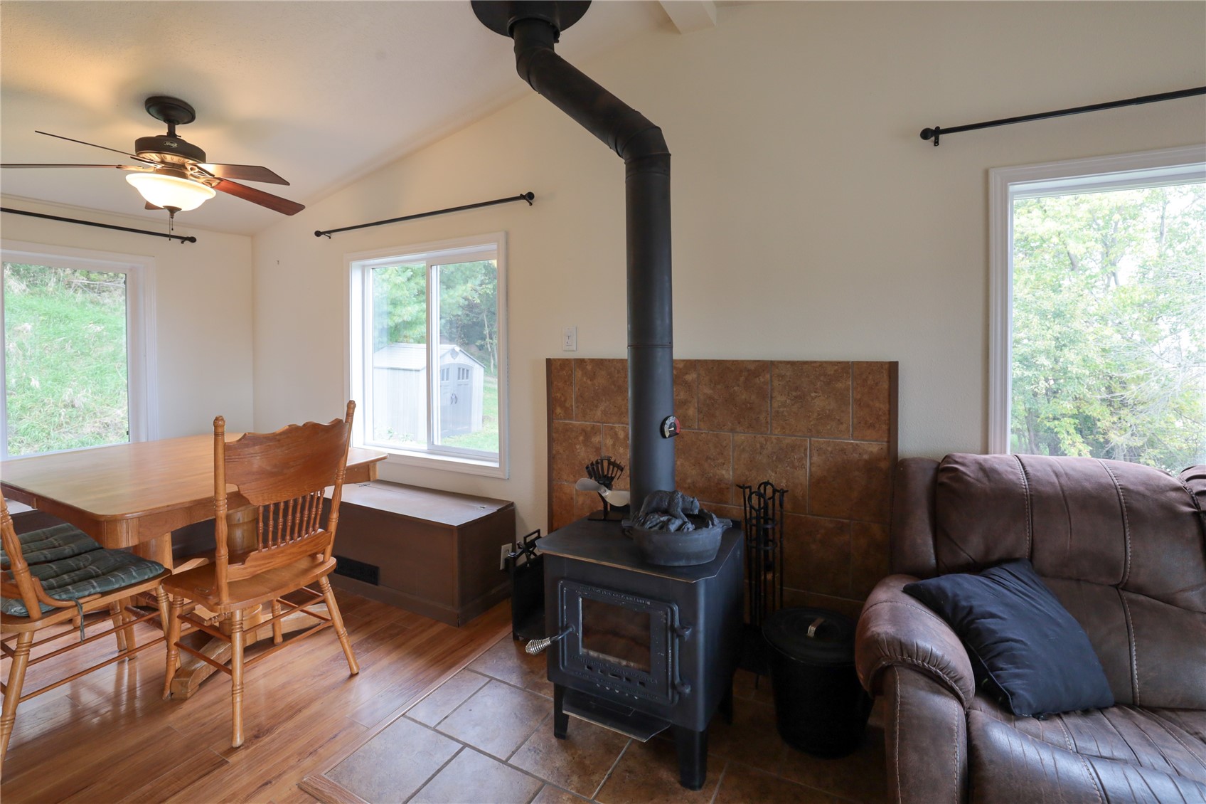 122 Cedar Park Road Mt Vernon IA 52314