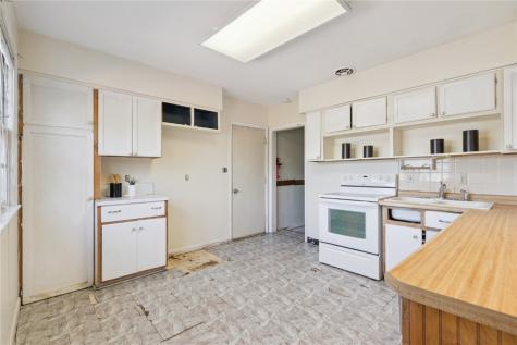 714 NE Blairs Ferry Cedar Rapids IA 52402