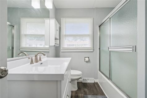 2417 Illinois Street SW Cedar Rapids IA 52404
