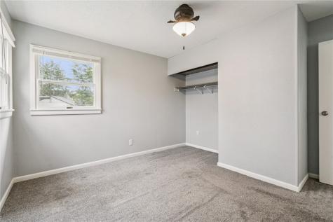 2417 Illinois Street SW Cedar Rapids IA 52404