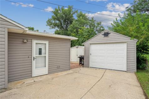 2417 Illinois Street SW Cedar Rapids IA 52404