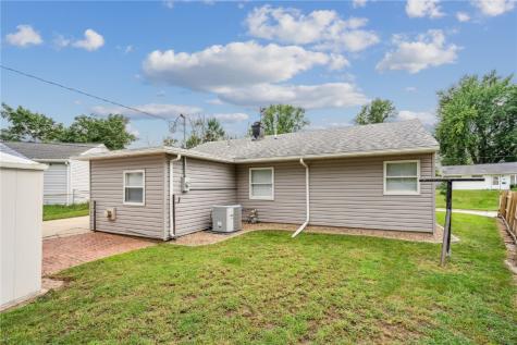 2417 Illinois Street SW Cedar Rapids IA 52404