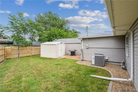 2417 Illinois Street SW Cedar Rapids IA 52404
