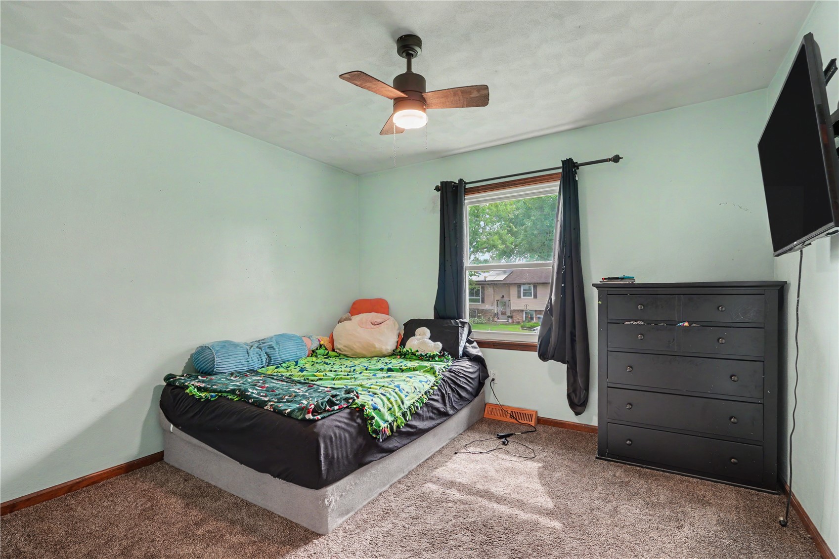 1304 Grande Avenue Center Point IA 52213