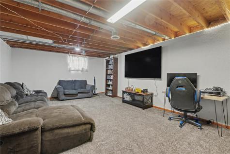 1304 Grande Avenue Center Point IA 52213
