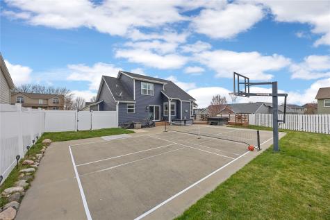 311 Rockhurst Drive SW Cedar Rapids IA 52404