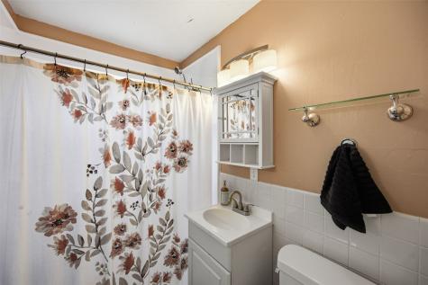 5134 Gordon Avenue NW Cedar Rapids IA 52405