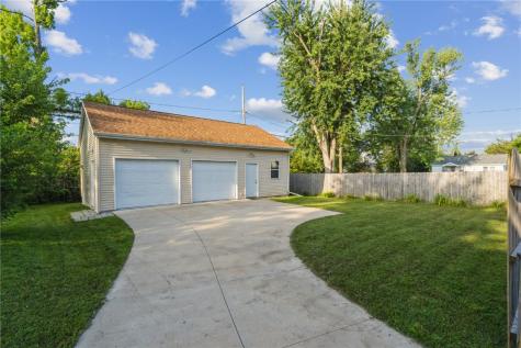 513 33rd Street NE Cedar Rapids IA 52402