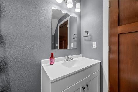 5001 Dewees Court Cedar Rapids IA 52411