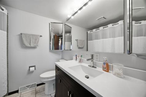7698 32nd Avenue Norway IA 52318