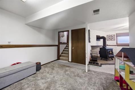 7698 32nd Avenue Norway IA 52318