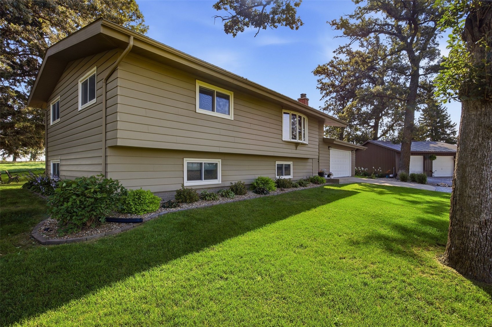 7698 32nd Avenue Norway IA 52318