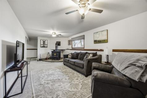 7698 32nd Avenue Norway IA 52318