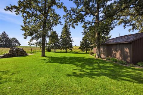 7698 32nd Avenue Norway IA 52318