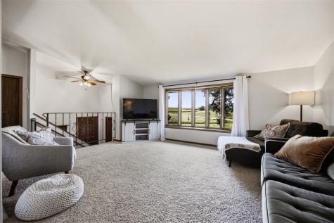 7698 32nd Avenue Norway IA 52318