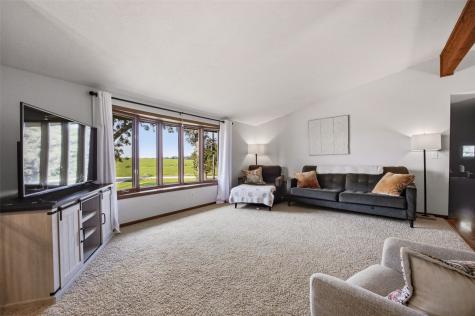 7698 32nd Avenue Norway IA 52318