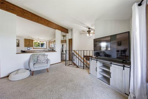 7698 32nd Avenue Norway IA 52318