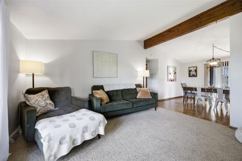 7698 32nd Avenue Norway IA 52318