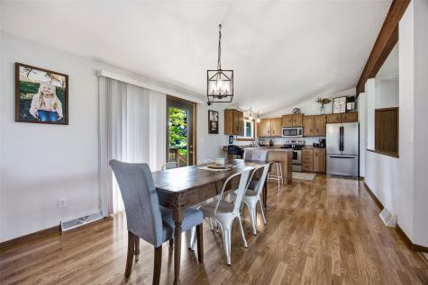 7698 32nd Avenue Norway IA 52318