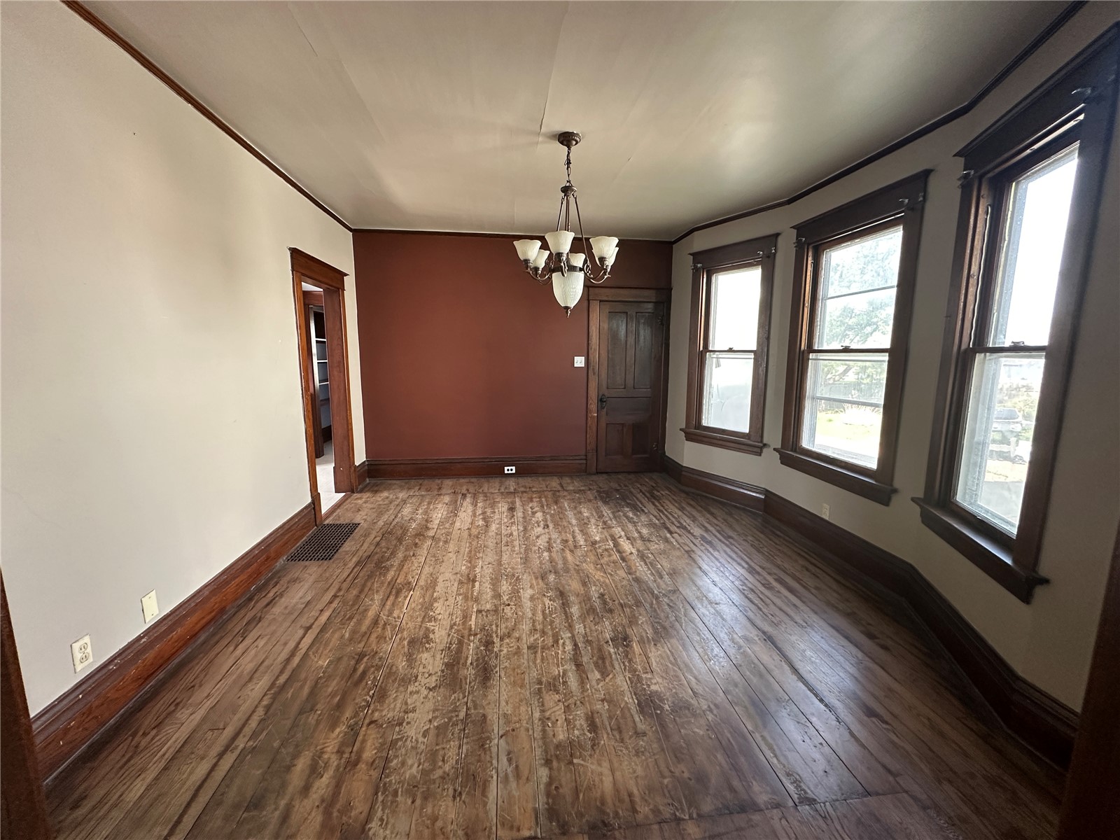 266 24th Avenue SW Cedar Rapids IA 52404