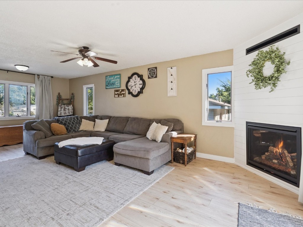 1401 Harold Drive SE Cedar Rapids IA 52403