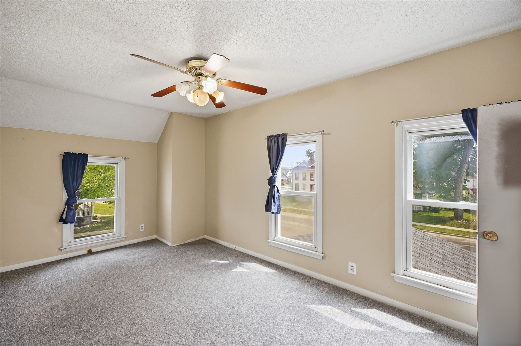 900 E Avenue NW Cedar Rapids IA 52405