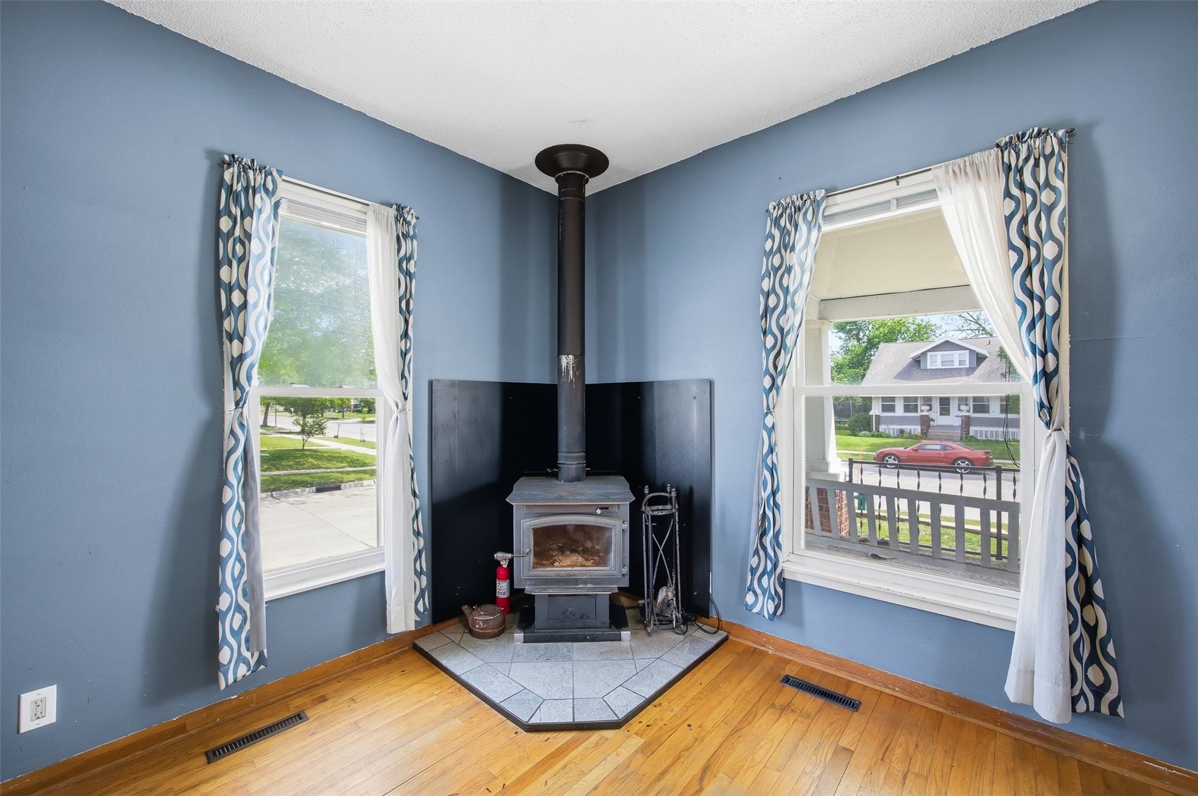 900 E Avenue NW Cedar Rapids IA 52405