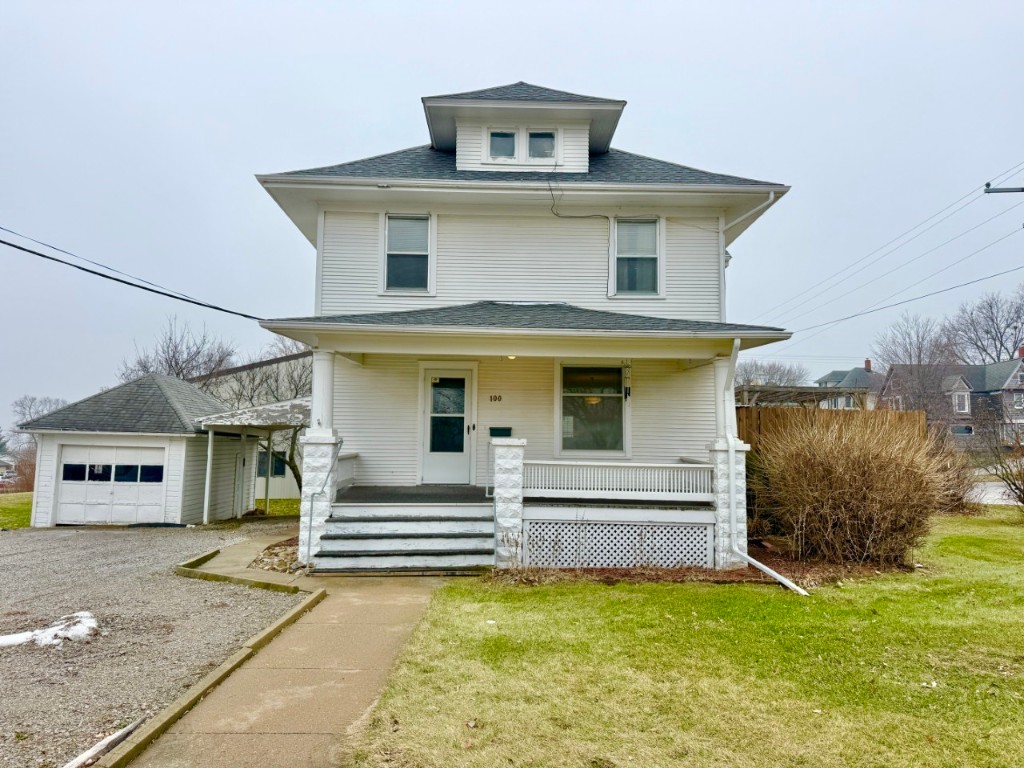 100 E Welsh Street Williamsburg IA 52361