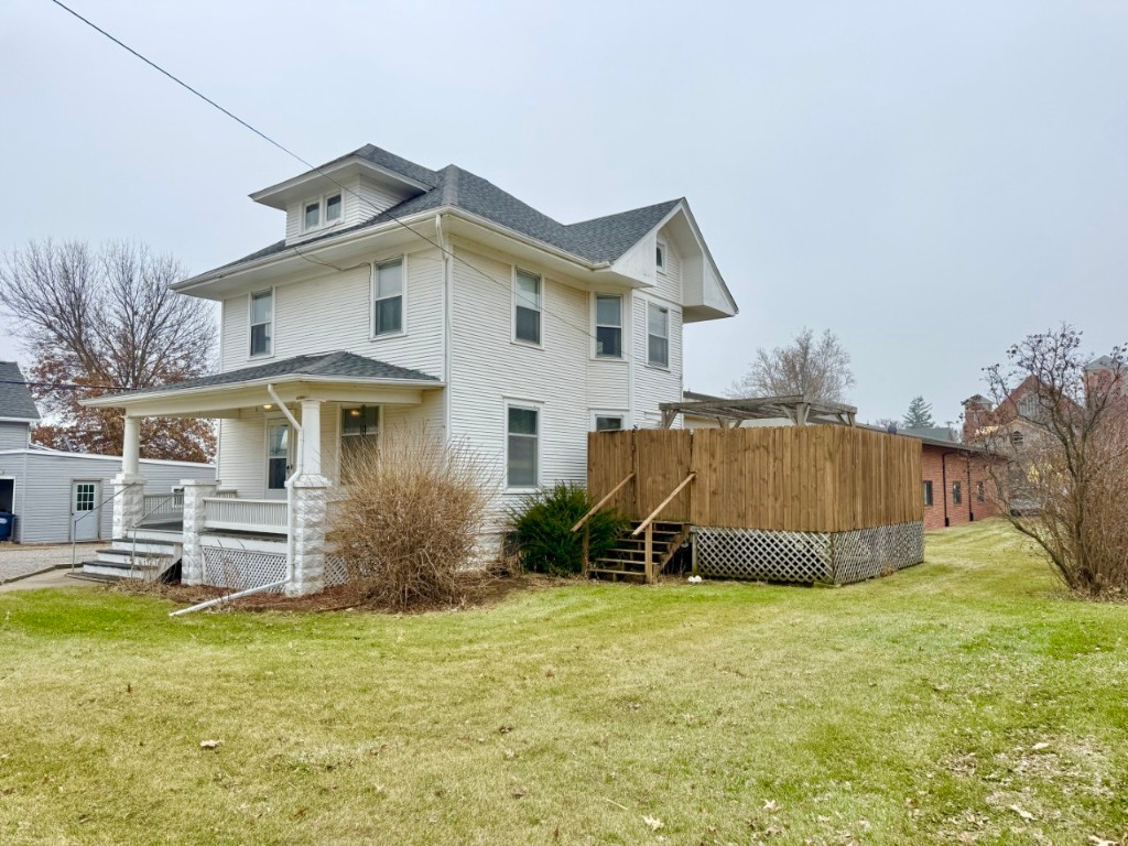 100 E Welsh Street Williamsburg IA 52361