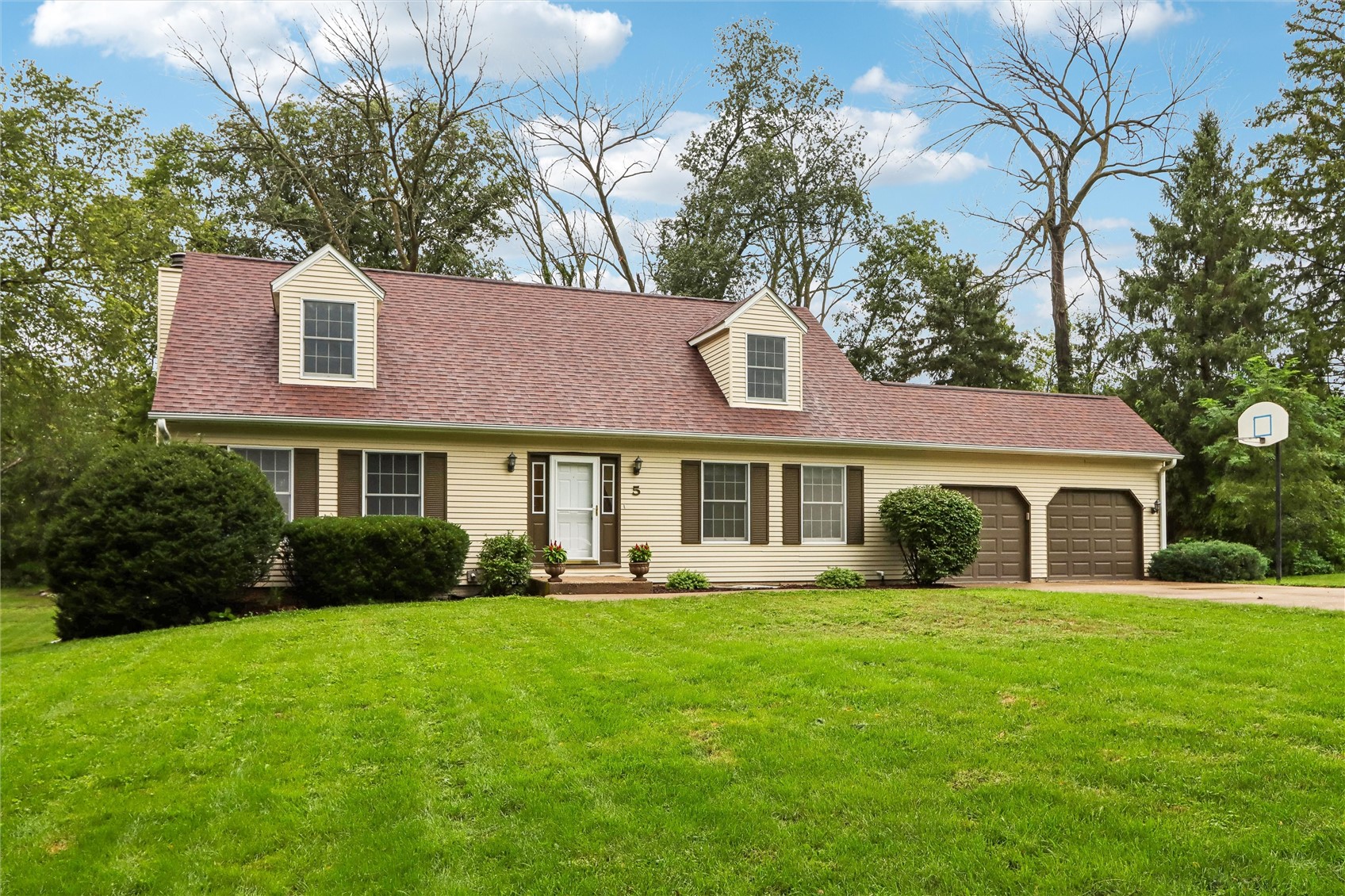 5 Hillcrest Heights Lane Mt Vernon IA 52314