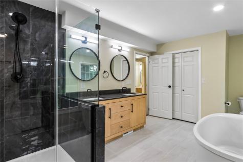 5 Hillcrest Heights Lane Mt Vernon IA 52314