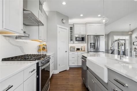 955 16th Avenue SW Mt Vernon IA 52314