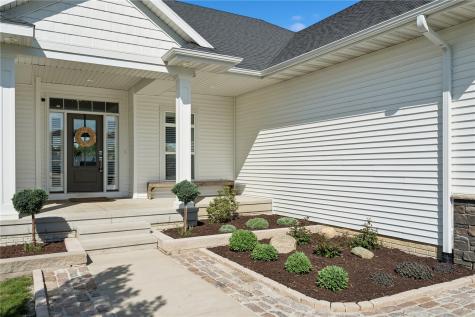 955 16TH Avenue SW Mt Vernon IA 52314