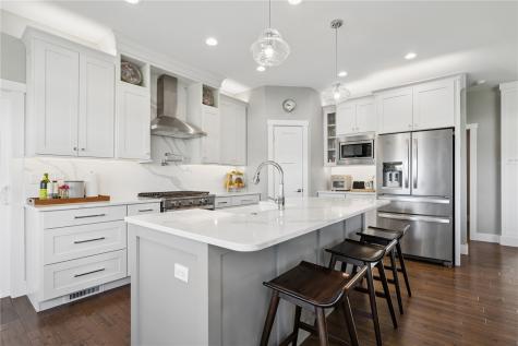 955 16th Avenue SW Mt Vernon IA 52314