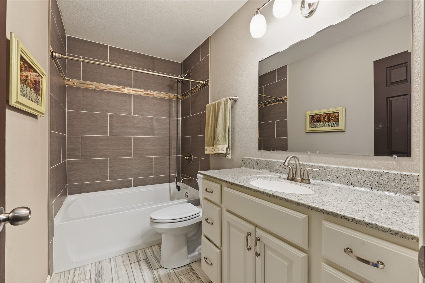 102 El Camino Real Monticello IA 52310