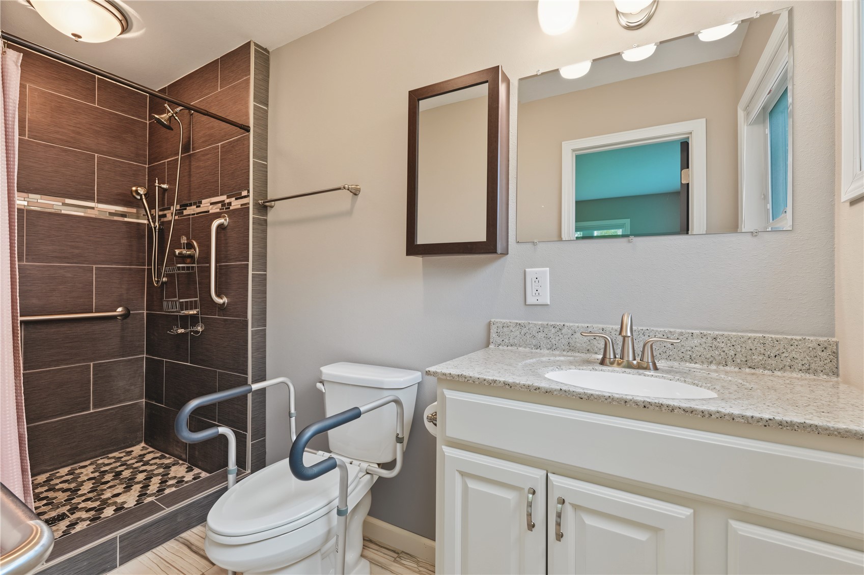 102 El Camino Real Monticello IA 52310