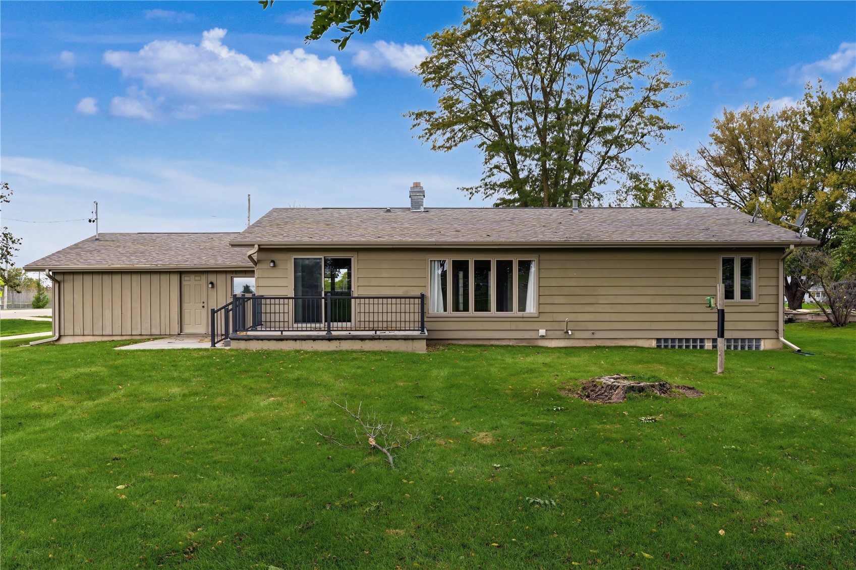102 El Camino Real Monticello IA 52310