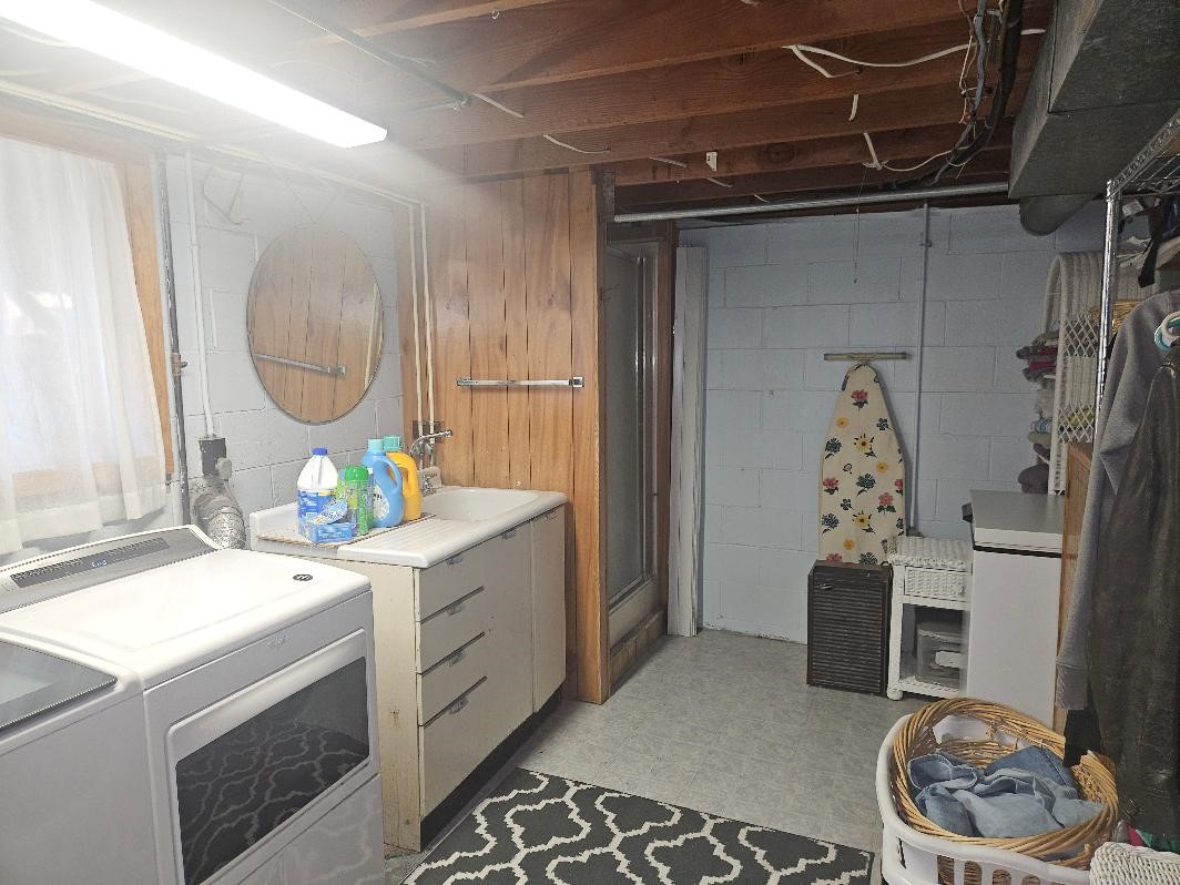 1506 Sunset Drive Belle Plaine IA 52208