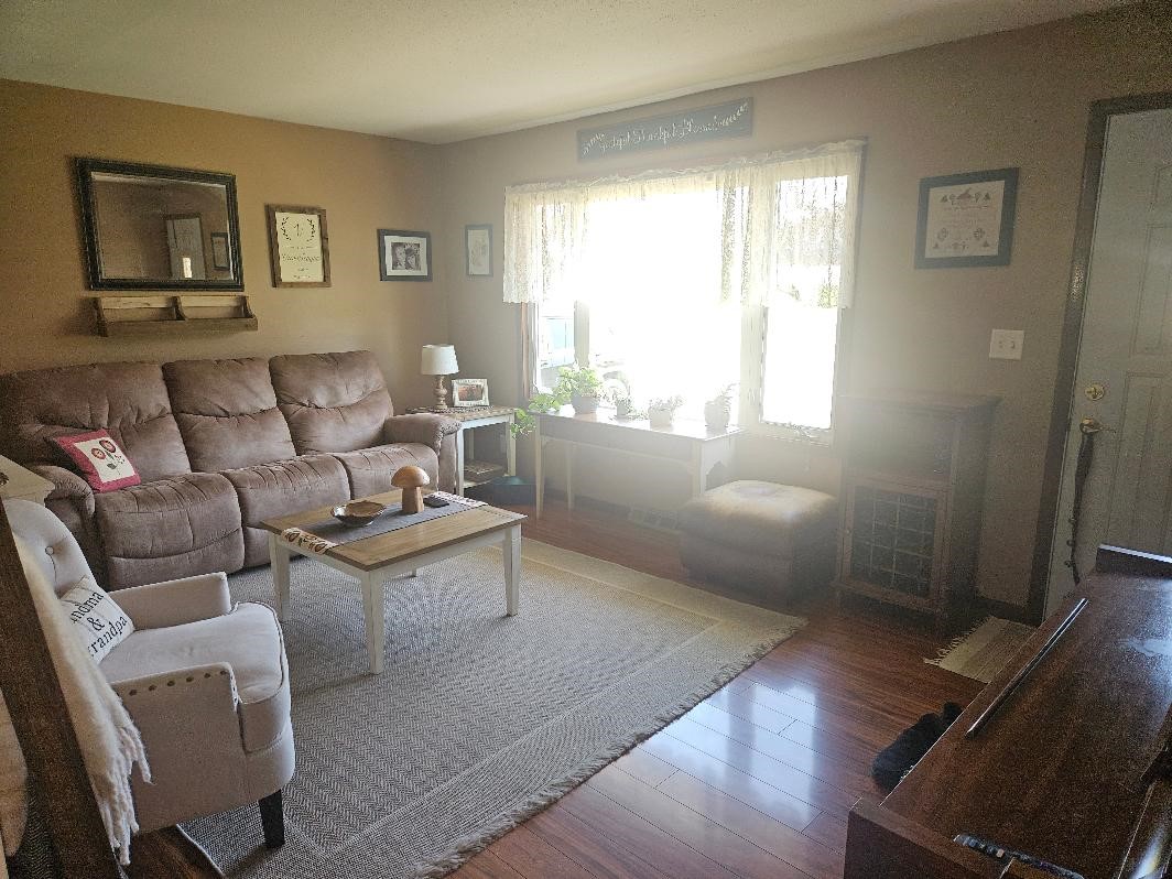 1506 Sunset Drive Belle Plaine IA 52208