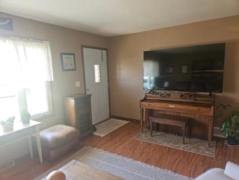 1506 Sunset Drive Belle Plaine IA 52208