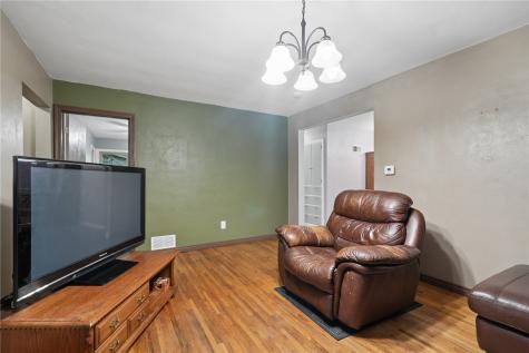 325 3rd Street S Coggon IA 52218