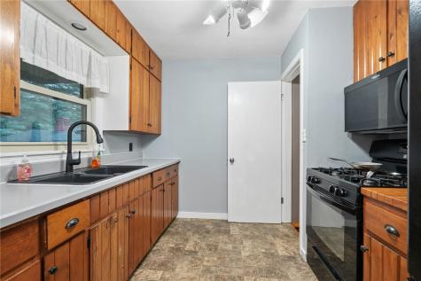325 3rd Street S Coggon IA 52218