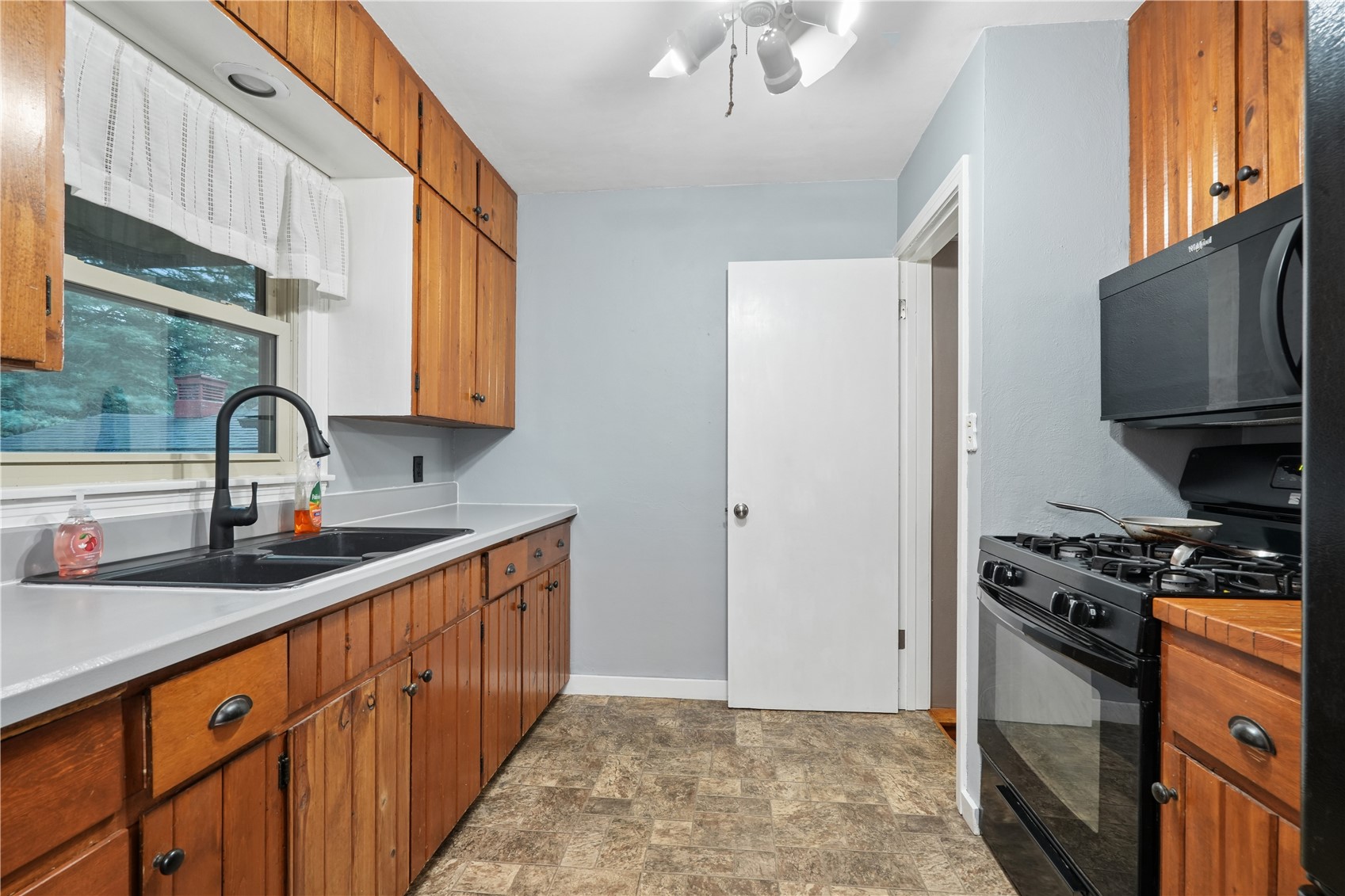325 3rd Street S Coggon IA 52218