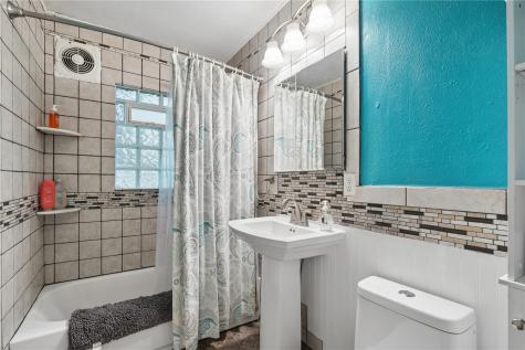 325 3rd Street S Coggon IA 52218